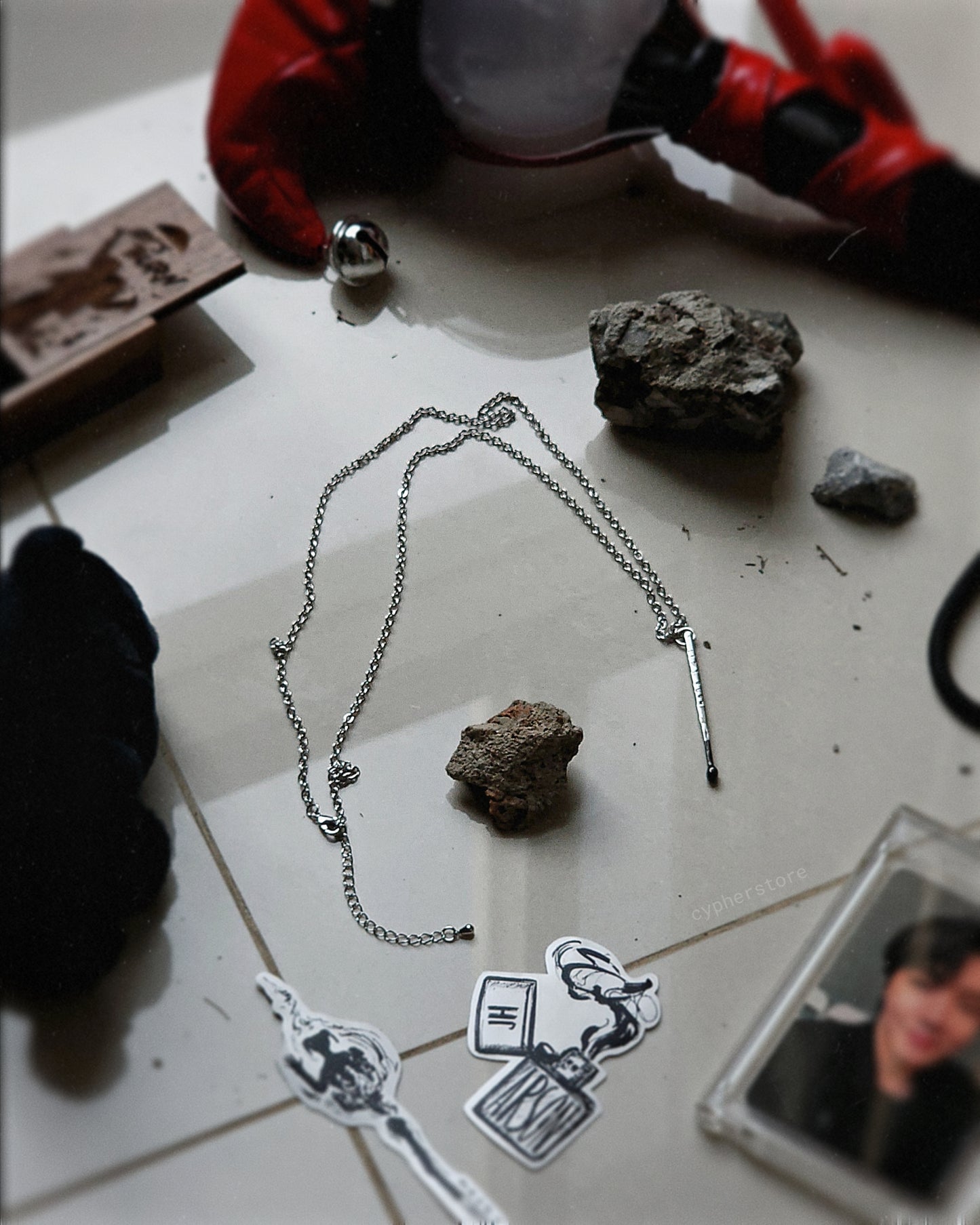 Hope on the Stage inspired necklace | arson
