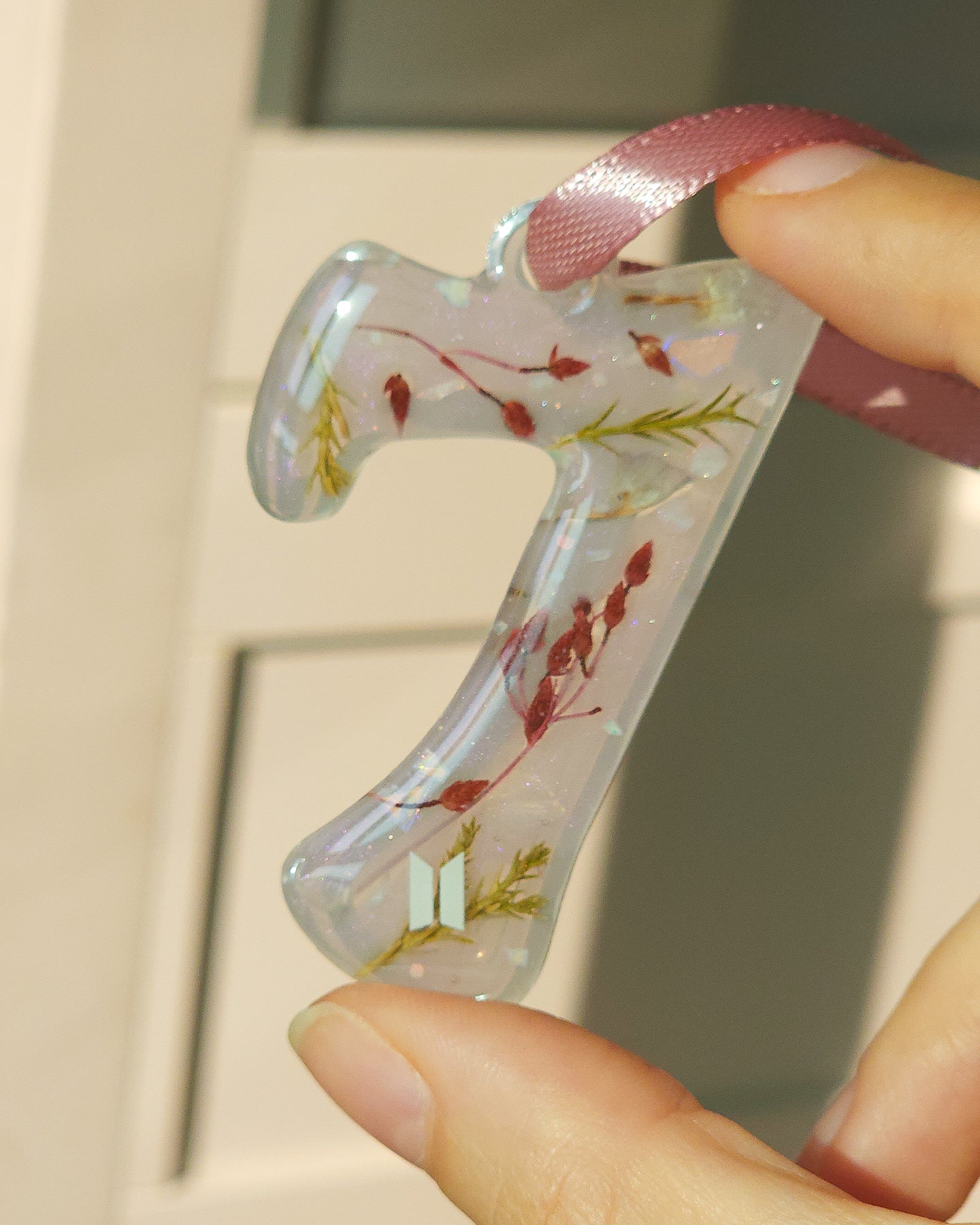 Epoxy Resin Ornaments with Real Flowers 🎀 Milky Pink