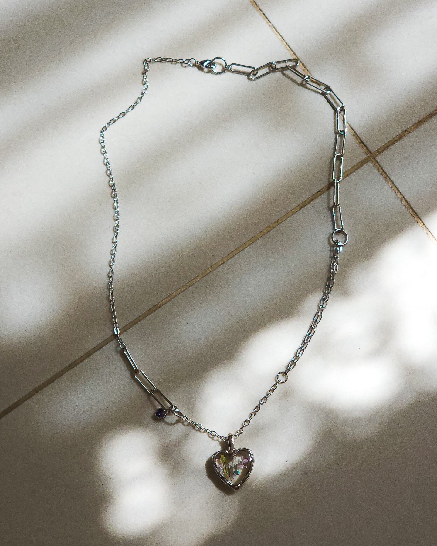 Heart-shaped floral necklace inspired by BTS 🌷 silver color