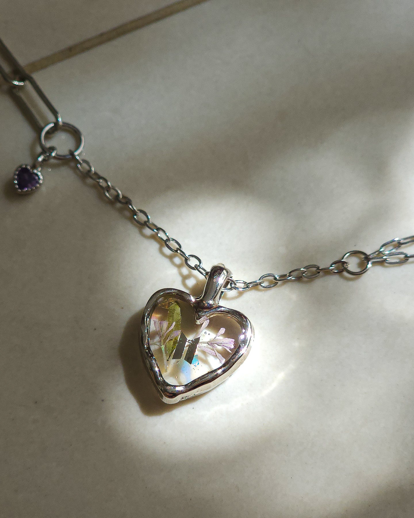 Heart-shaped floral necklace inspired by BTS 🌷 silver color