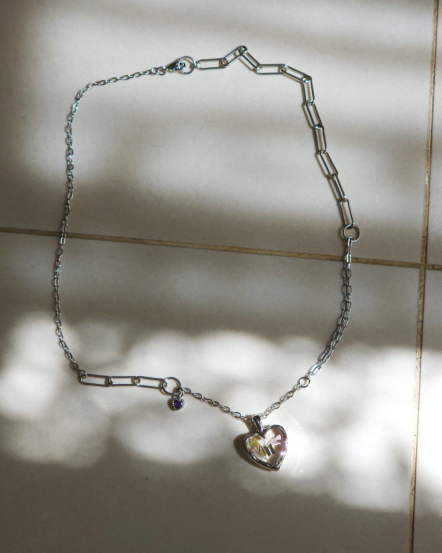 Heart-shaped floral necklace inspired by BTS 🌷 silver color