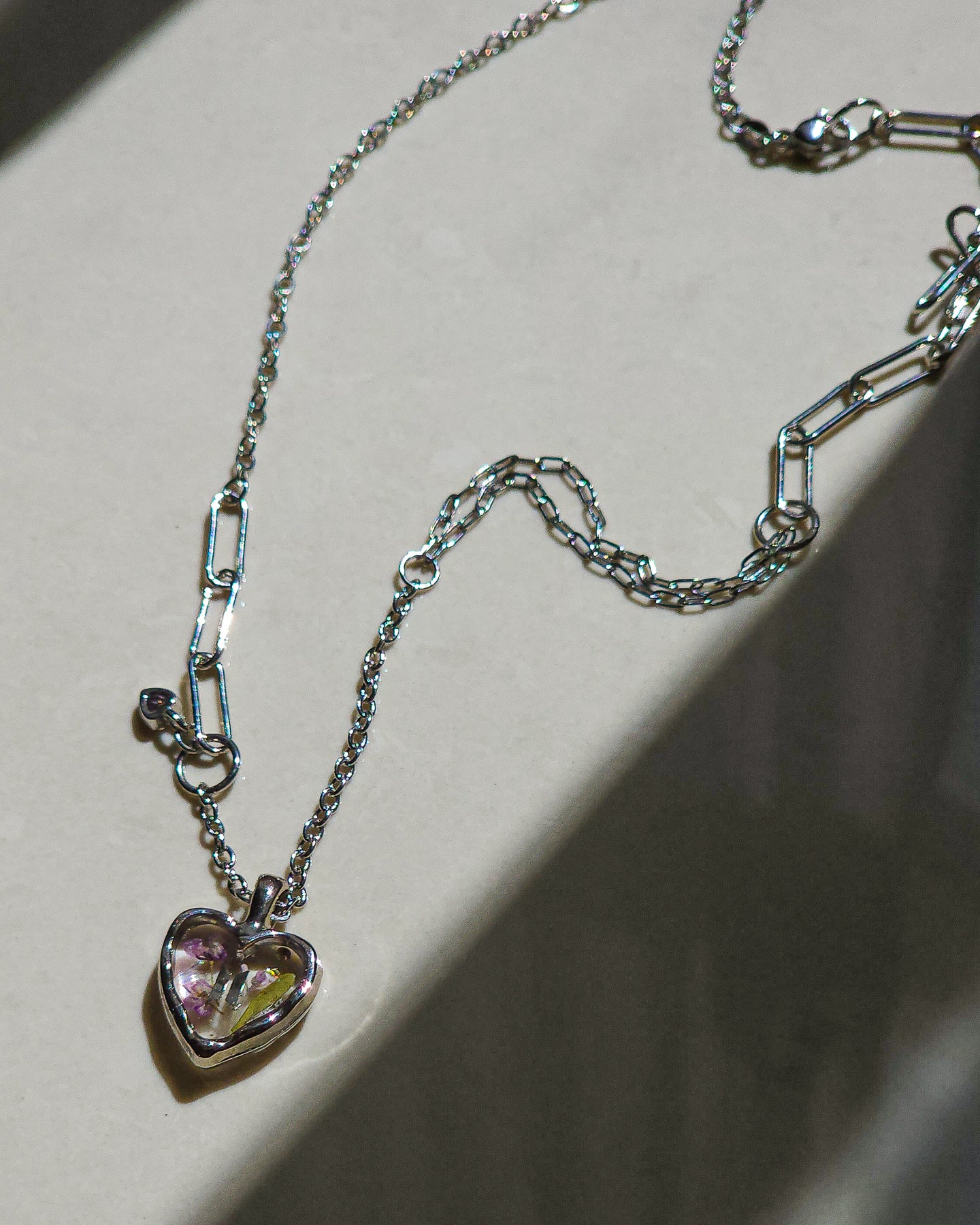 Heart-shaped floral necklace inspired by BTS 🌷 silver color