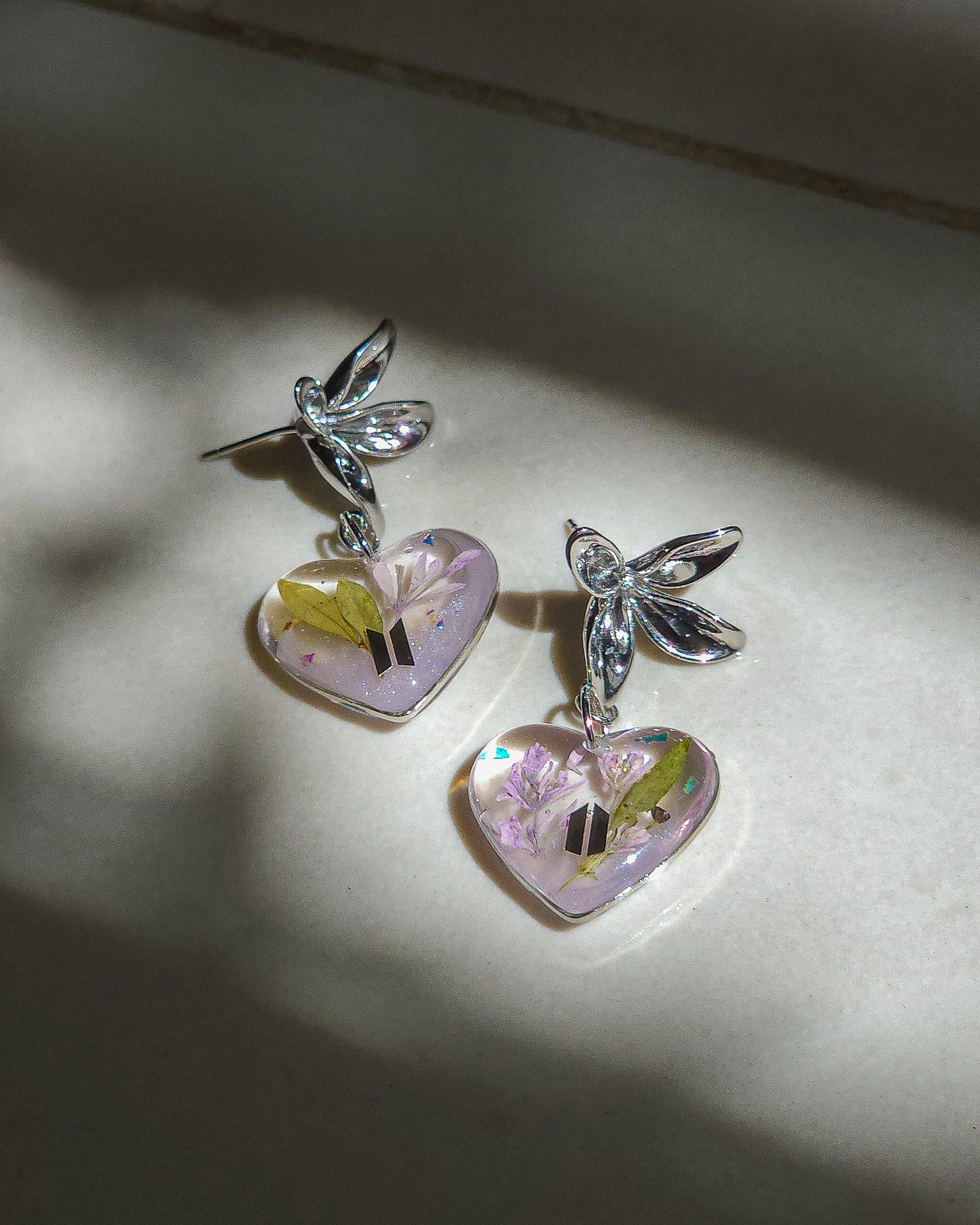 Heart-shaped earrings with flower inspired by BTS 🌺 blooming fairy