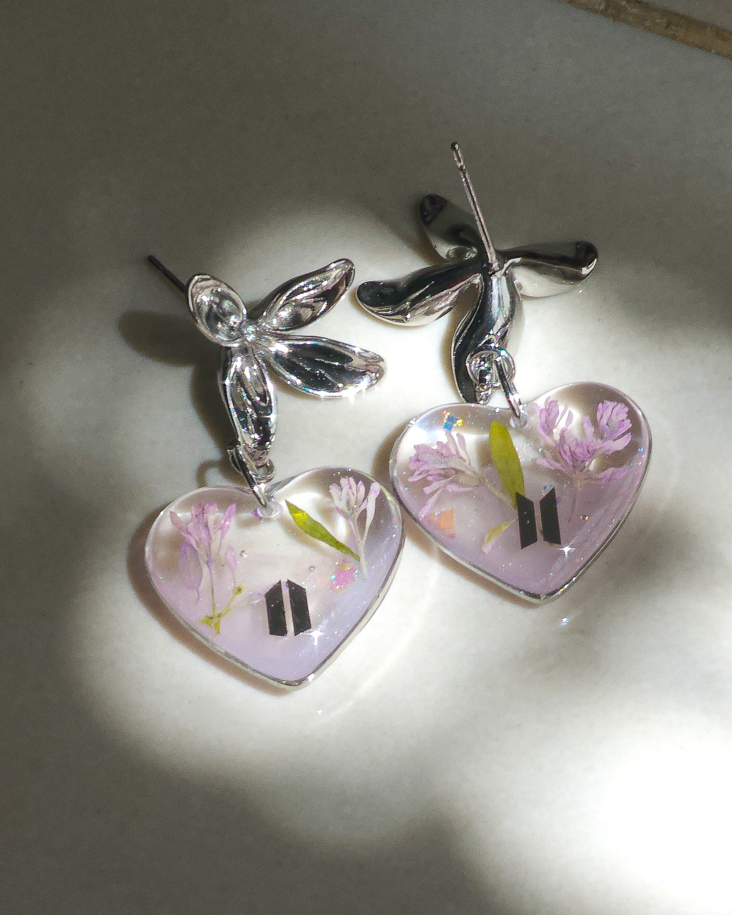 Heart-shaped earrings with flower inspired by BTS 🌺 blooming fairy