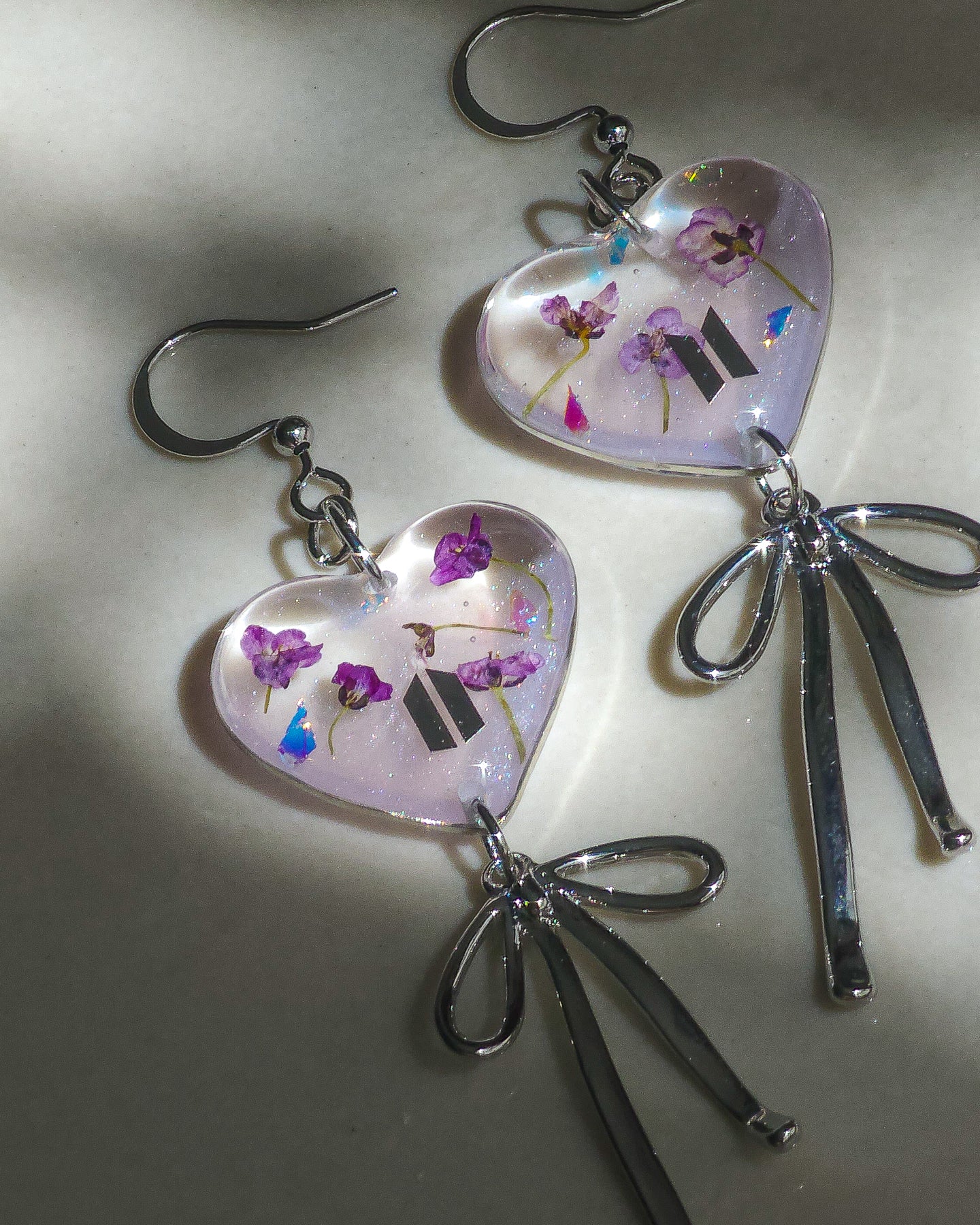 Heart-shaped earrings with bow inspired by BTS 🌸 silver color