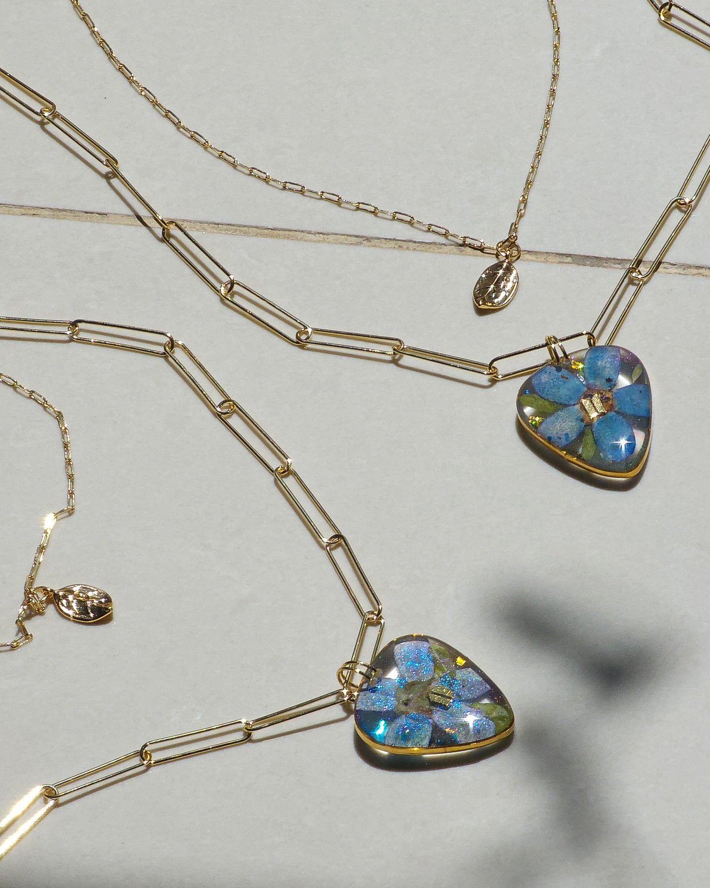 Guitar pick necklace inspired by BTS 💙 blue flower - 14k gold-plated