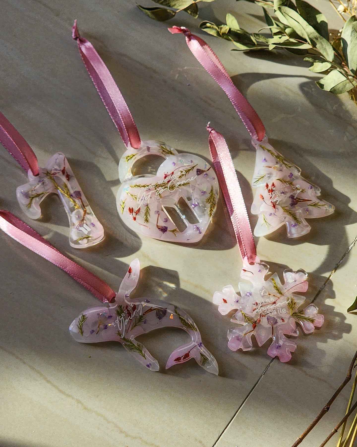 Epoxy Resin Ornaments with Real Flowers 🎀 Milky Pink