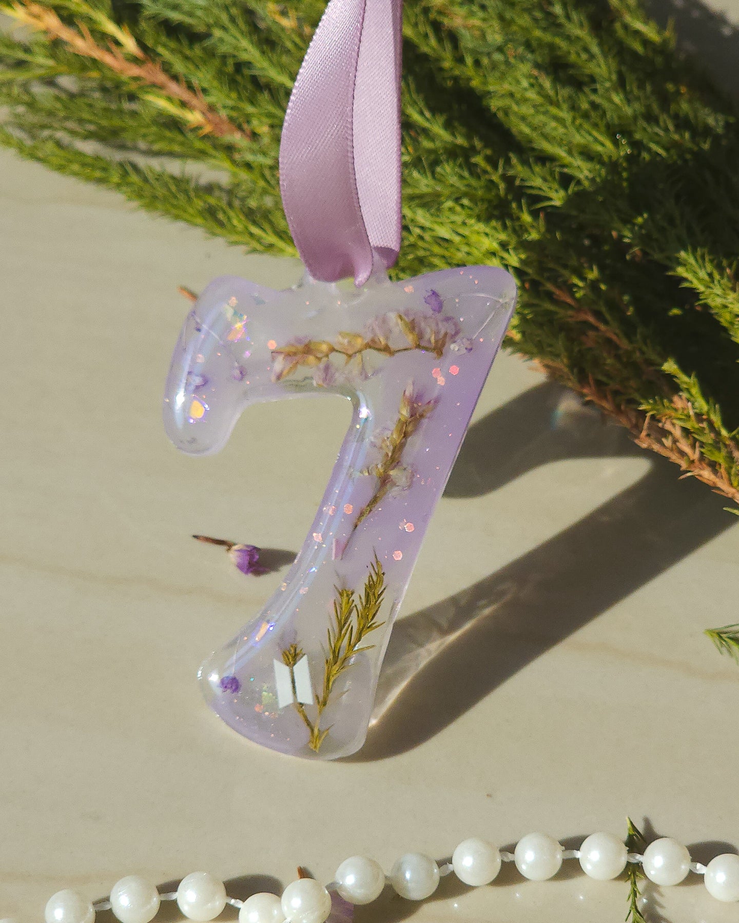 Epoxy Resin Ornaments with Real Flowers 💜 dusty purple 5pc