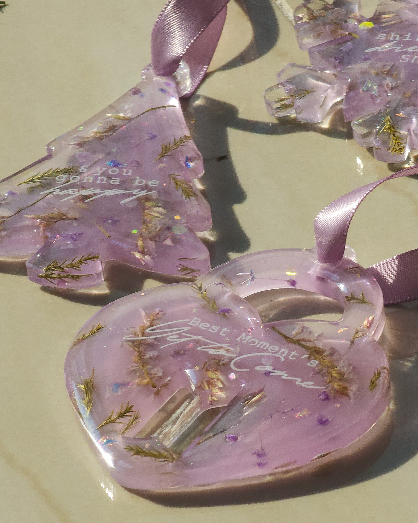 Epoxy Resin Ornaments with Real Flowers 💜 dusty purple 5pc