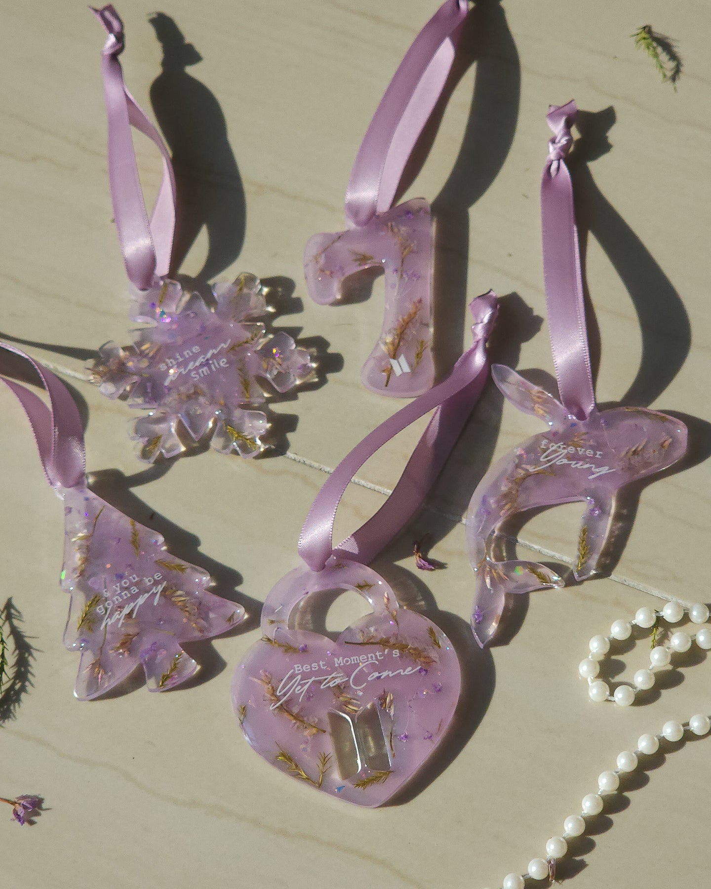 Epoxy Resin Ornaments with Real Flowers 💜 dusty purple 5pc