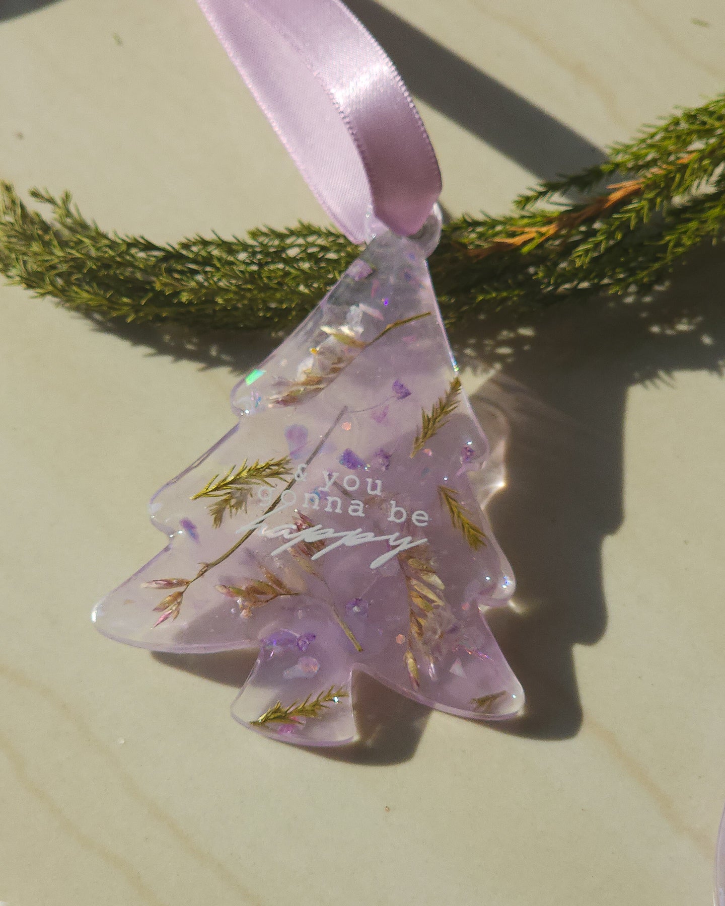 Epoxy Resin Ornaments with Real Flowers 💜 dusty purple 5pc