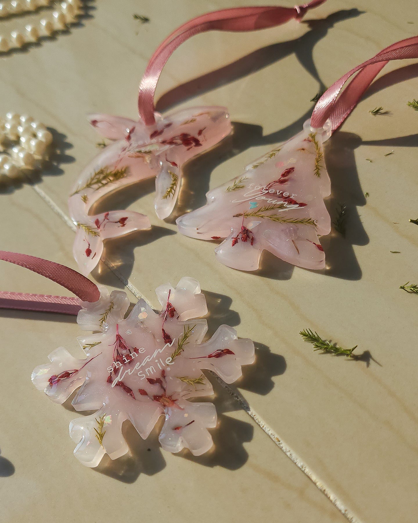 Epoxy Resin Ornaments with Real Flowers 🎀 Milky Pink