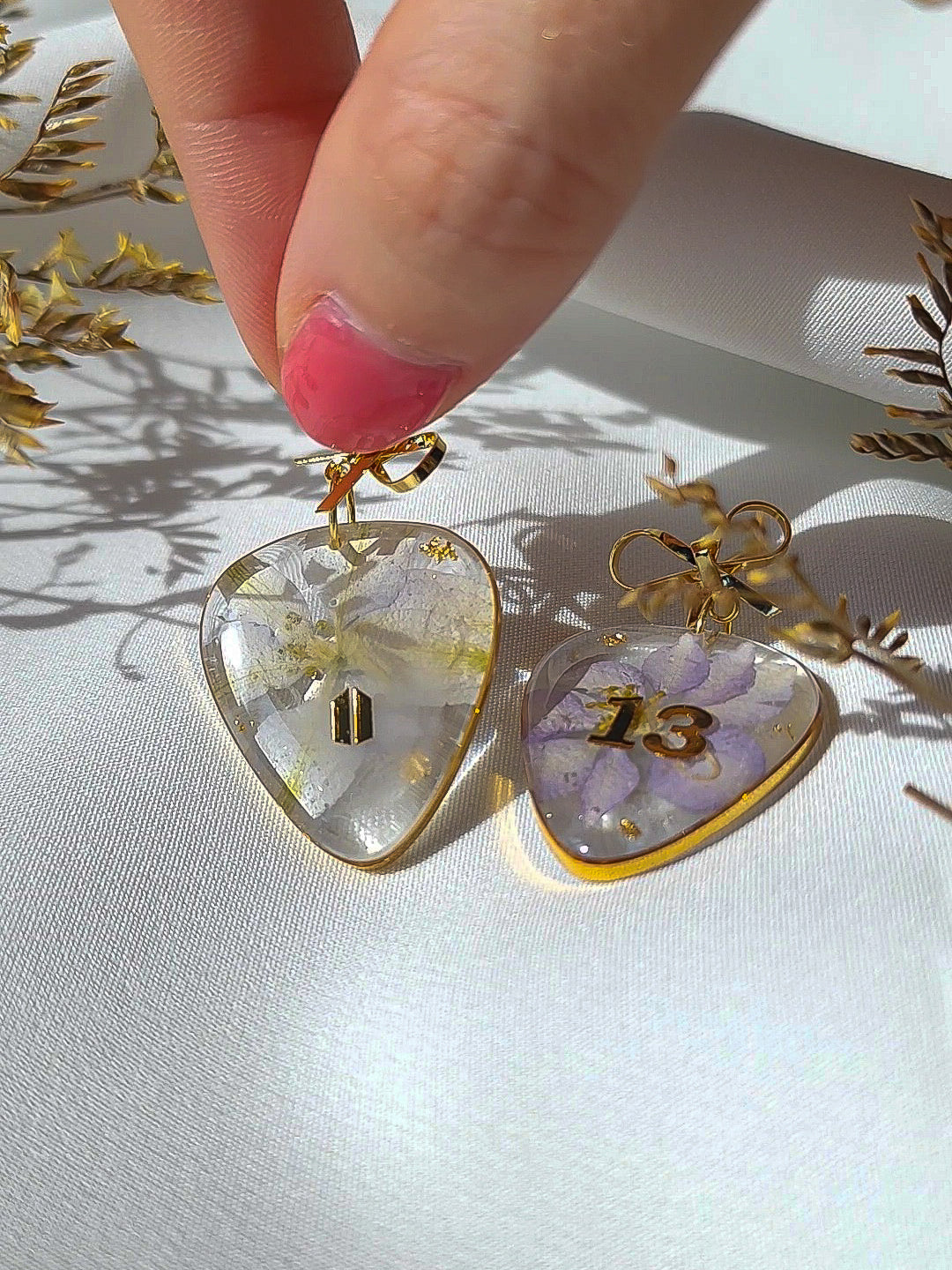 MUSE inspired guitarpick earrings with real flowers | BLOOMING ver.