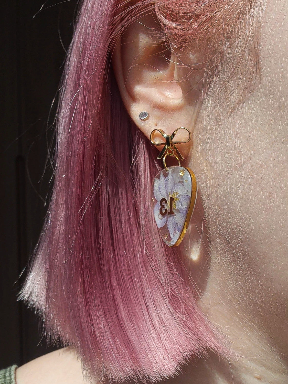 MUSE inspired guitarpick earrings with real flowers | BLOOMING ver.