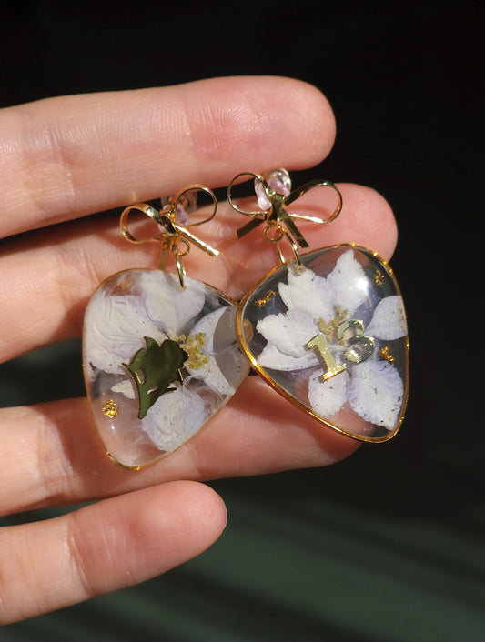 MUSE inspired guitarpick earrings with real flowers | BLOOMING ver.